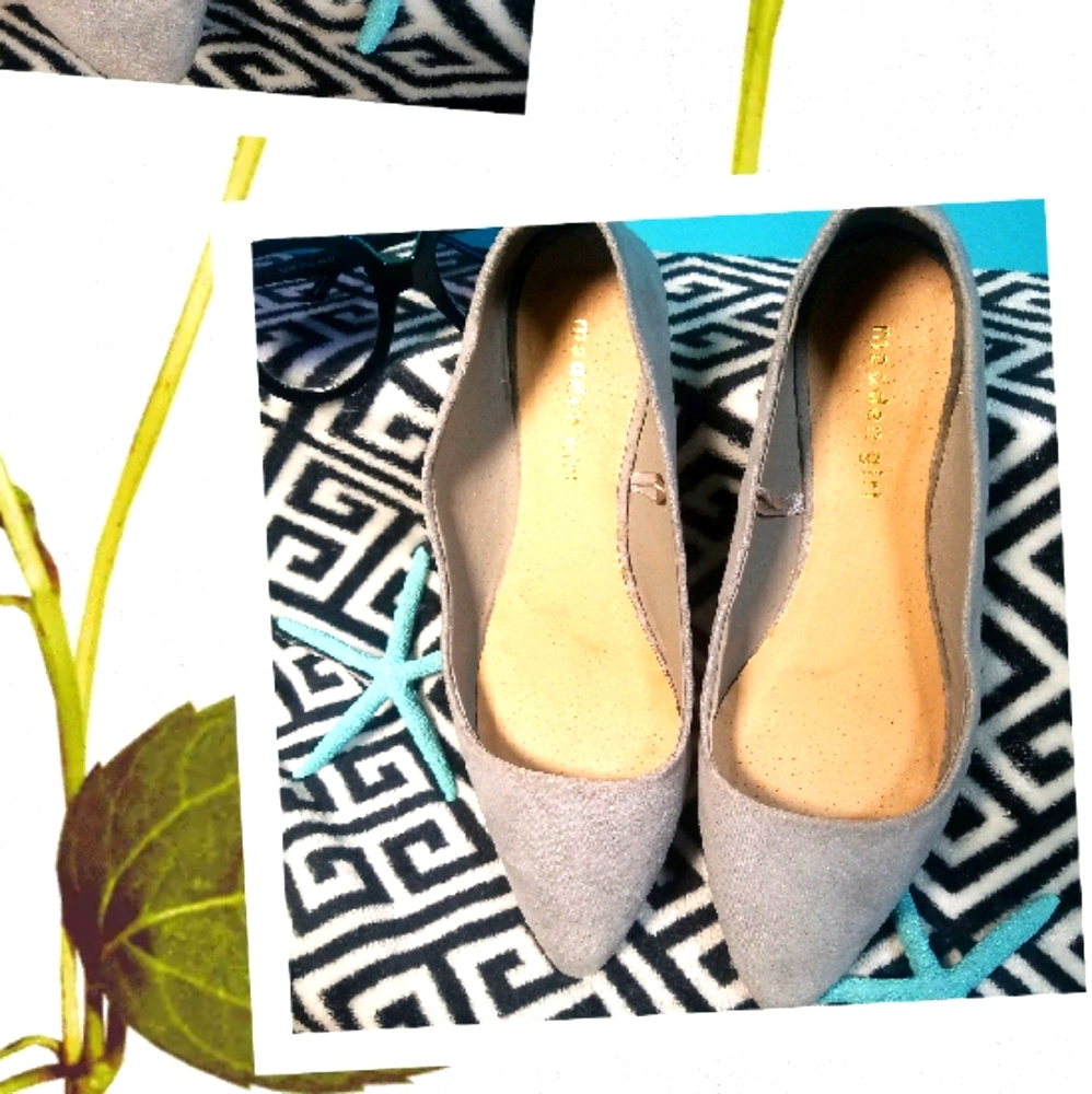 Flat shoes, gray colored  unique